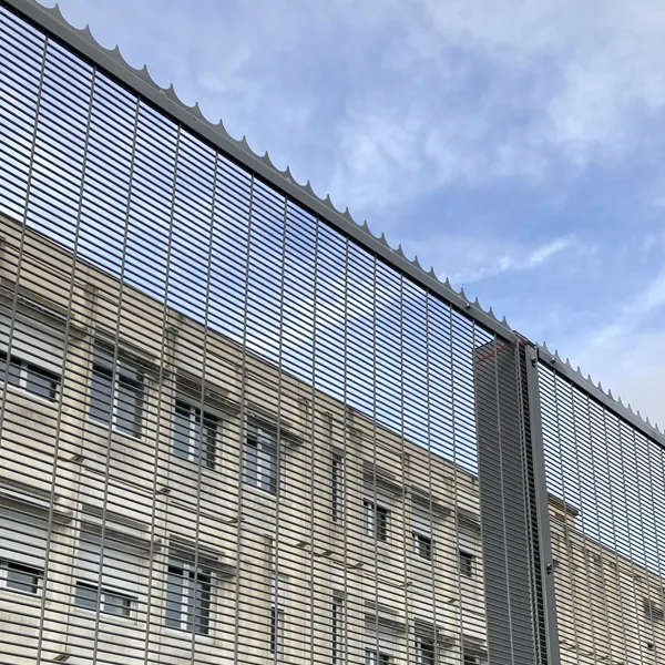 EUROFENCE Herse défensive tête de clôture et portail acier
