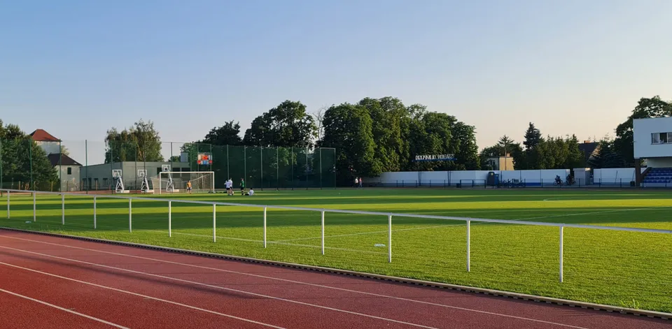 EUROFENCE MAIN COURANTE CLASSIQUE garde-corps stade gris