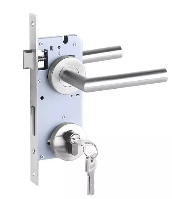 Abri Français Menuiseries au détail kit serrure poignée inox