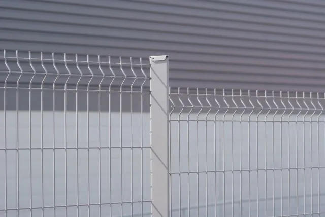 EUROFENCE BASTIPLI panneau rigide picots défensifs vert