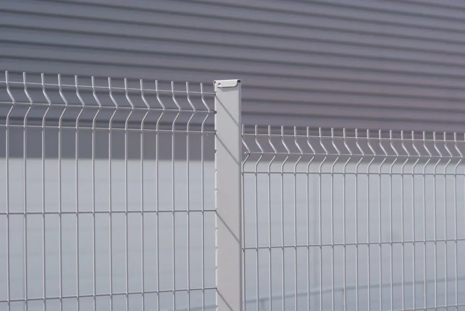 EUROFENCE BASTIPLI panneau rigide picots défensifs vert