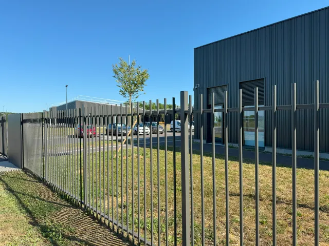 EUROFENCE Barreaudages MODUL’A panneau rigide barreaudé acier