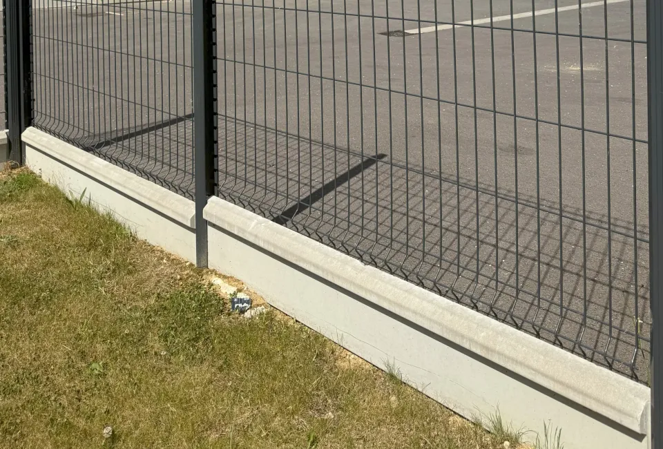 EUROFENCE Panneaux DALLE BETON 1/2 CHAPERON plaque grise