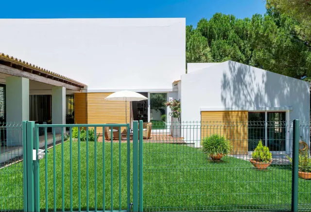 EUROFENCE Zen portail et portillon acier gris 7016 stock
