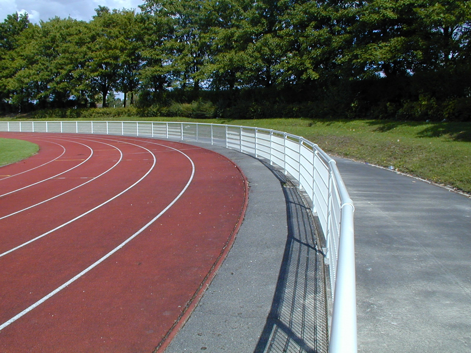 EUROFENCE Main Courante Habillée Lisse stade RAL