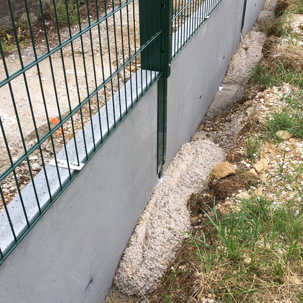 EUROFENCE Haute-Sécurité dalle béton sous-bassement
