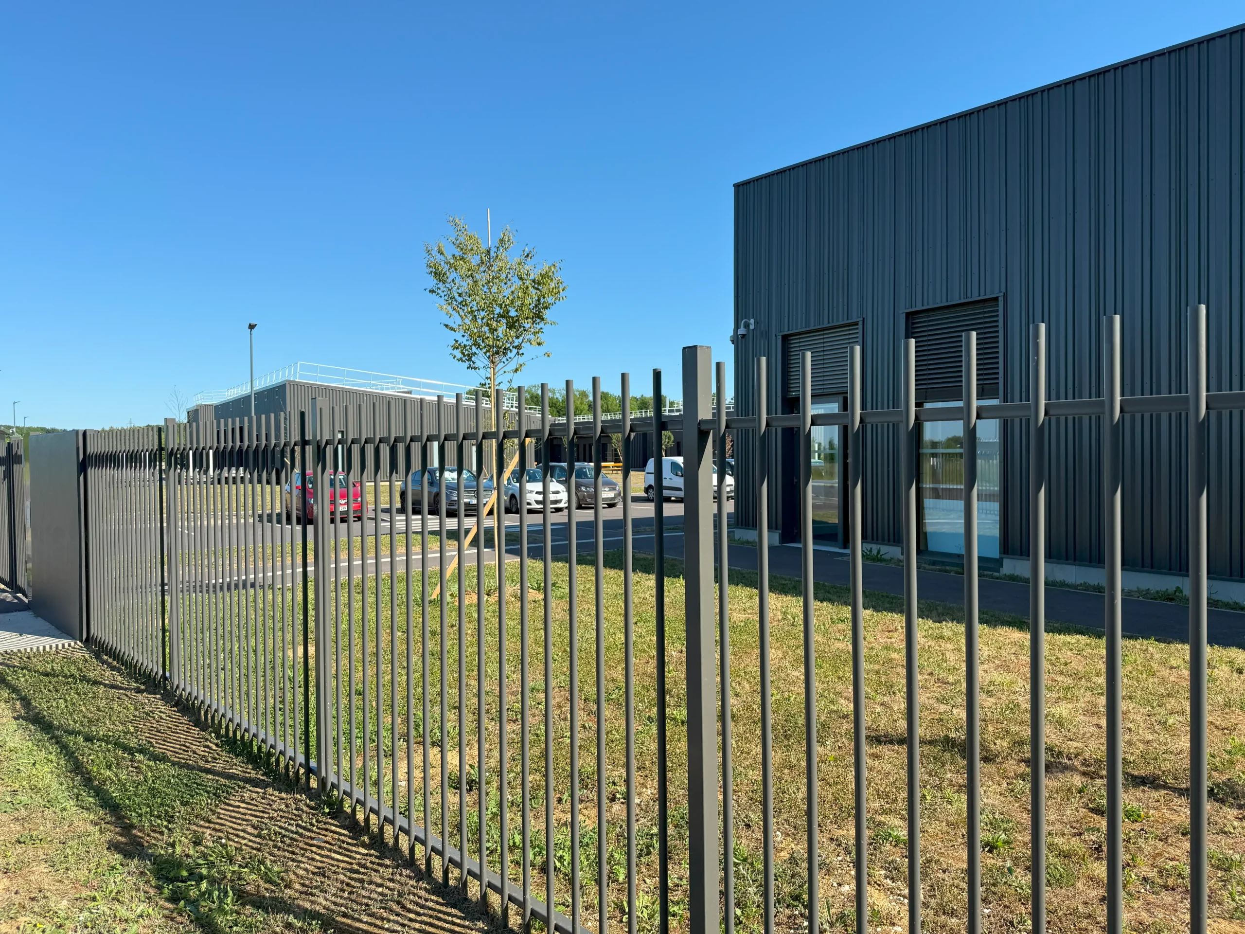 EUROFENCE Barreaudages MODUL’A panneau rigide barreaudé acier