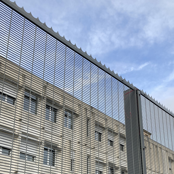 EUROFENCE Herse défensive tête de clôture et portail acier
