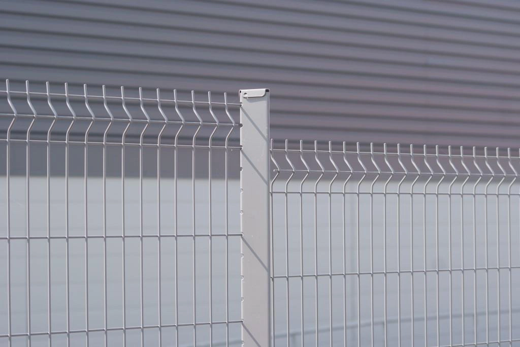 EUROFENCE BASTIPLI panneau rigide picots défensifs vert