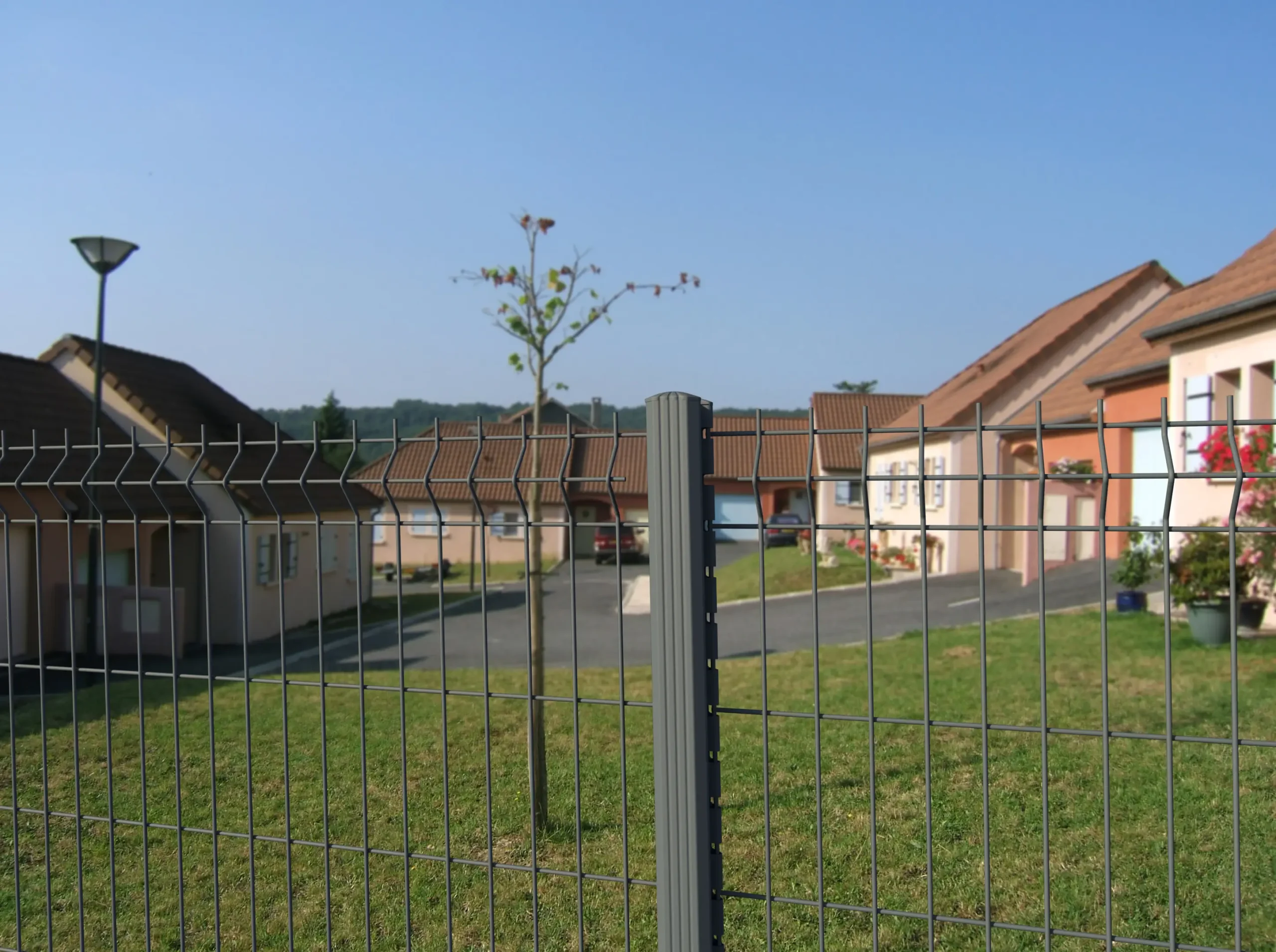 EUROFENCE BASTIDAL FORPLUS poteau clôture à encoches gris